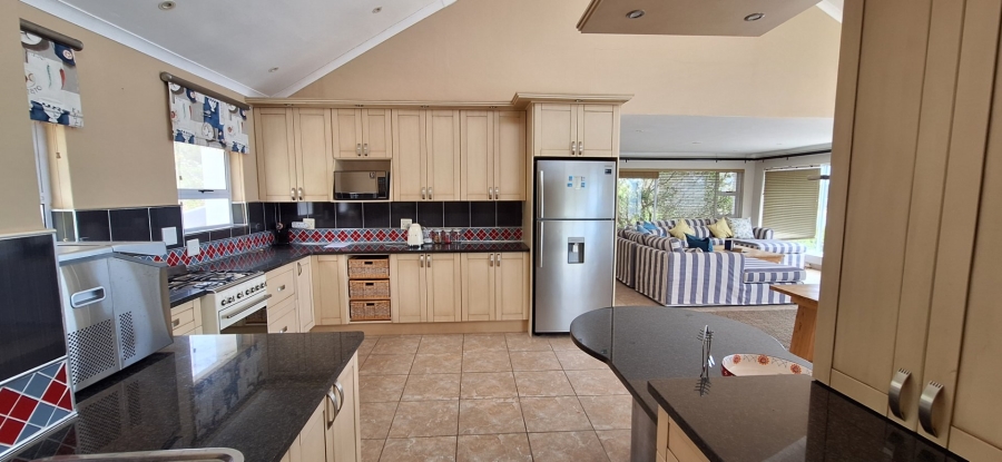 4 Bedroom Property for Sale in Vleesbaai Western Cape